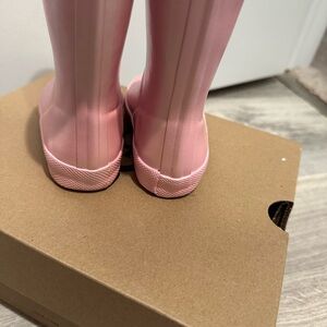 Gently worn HUNTER BOOTS size 5T